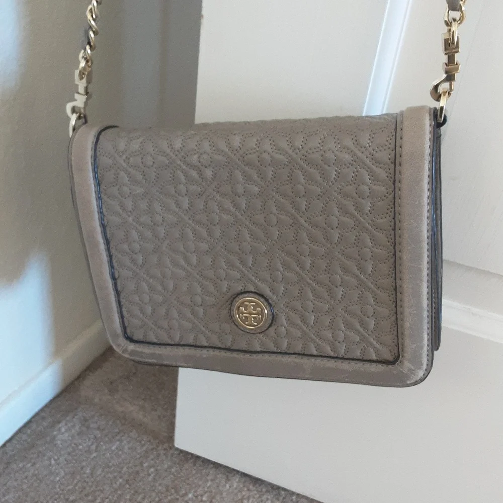 Tory Burch gray crossbody - Picture 1 of 8